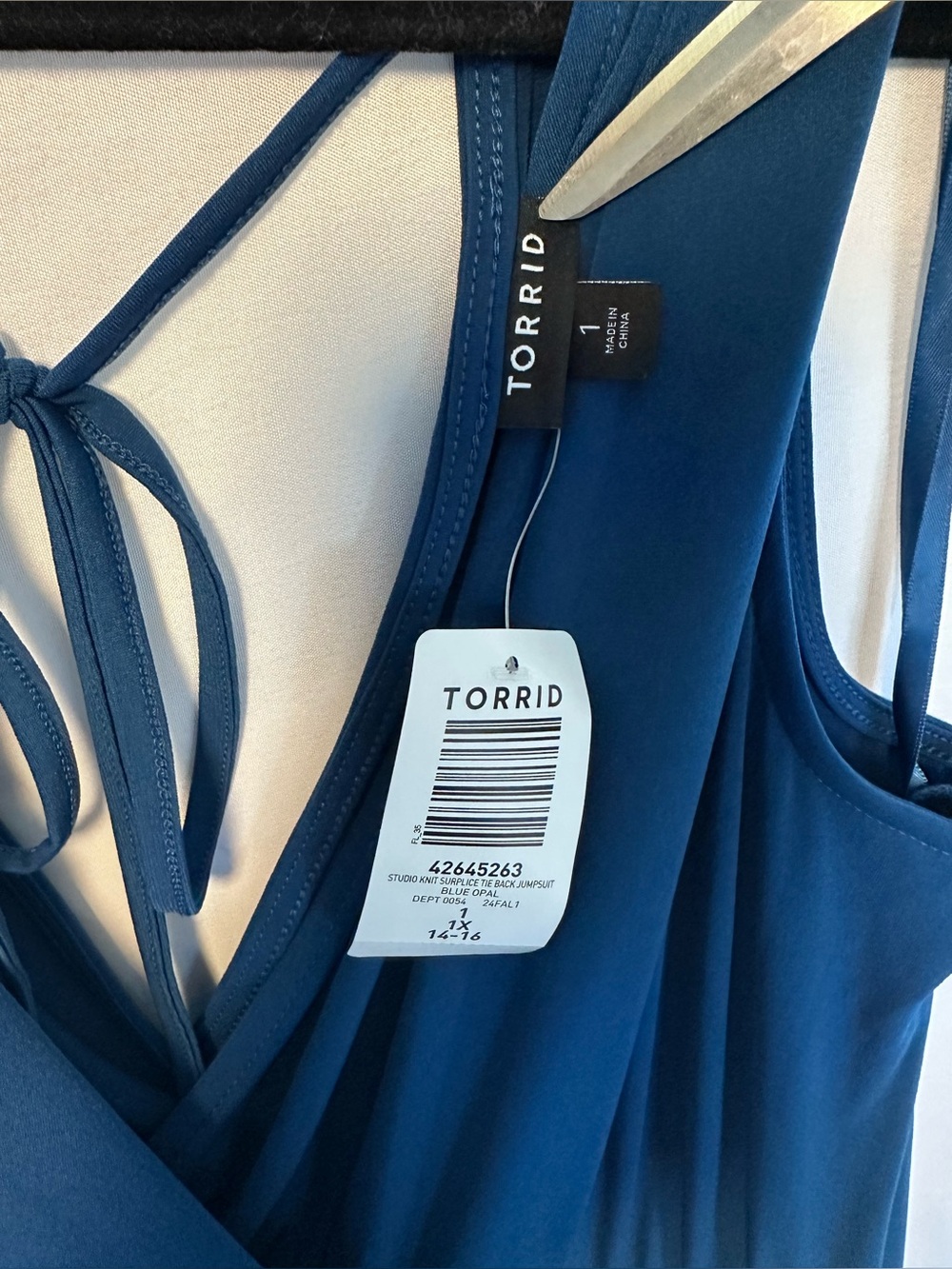 Torrid Studio Knit Surplice Tie Back Wide-Leg Jumpsuit Size 1 Opal Blue NWT - Picture 4 of 13
